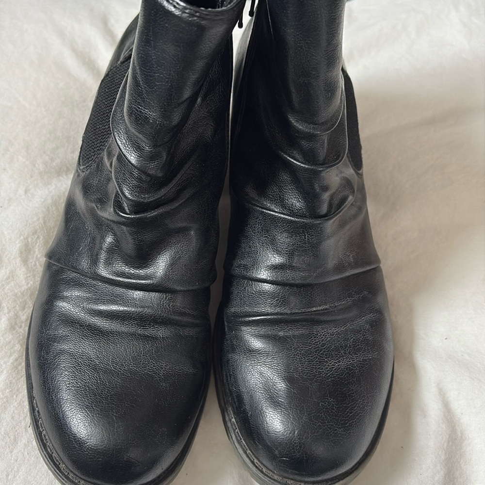 Baretraps black booties